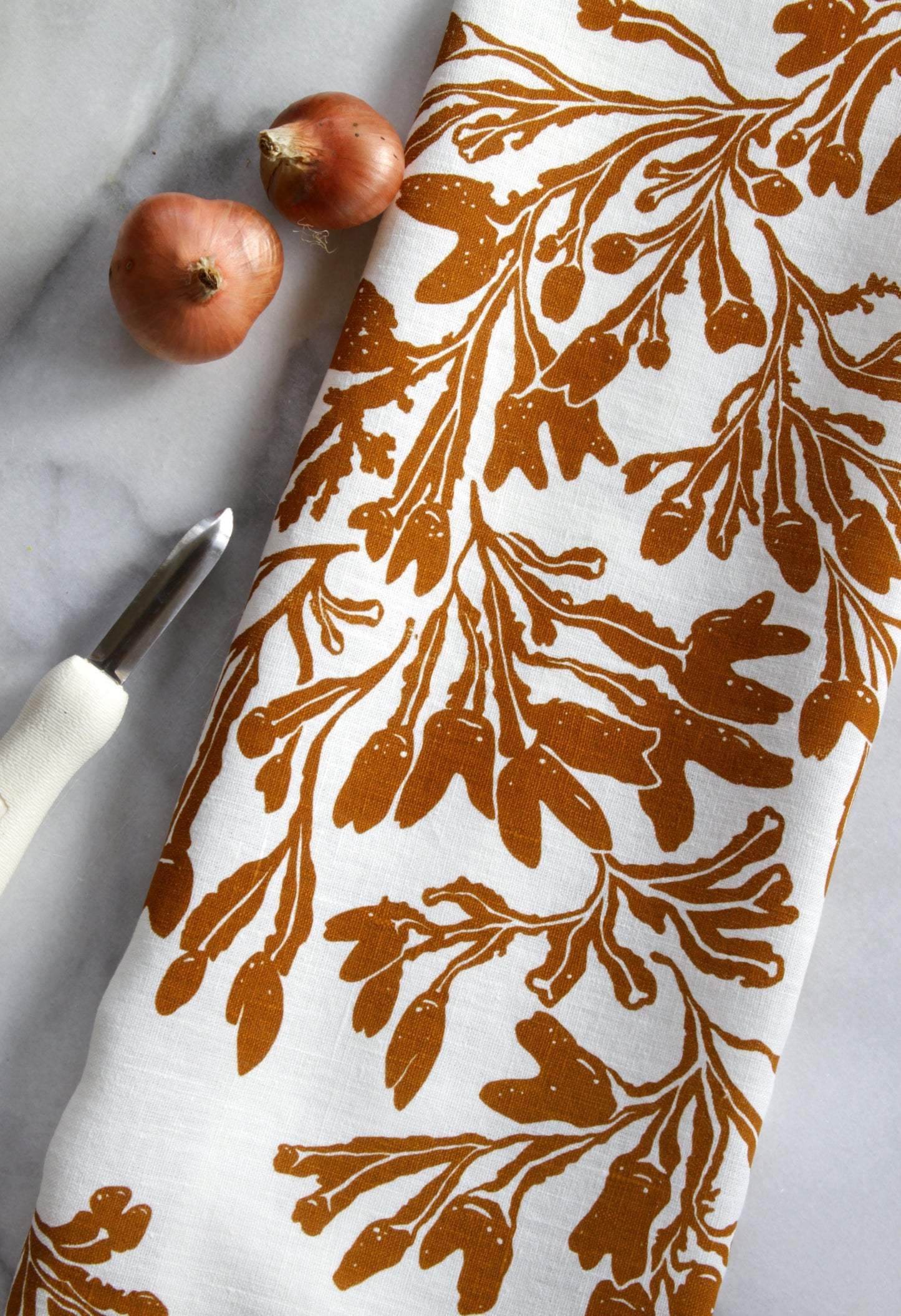 Seaweed Fucus Kitchen Towel in Ochre on White Linen