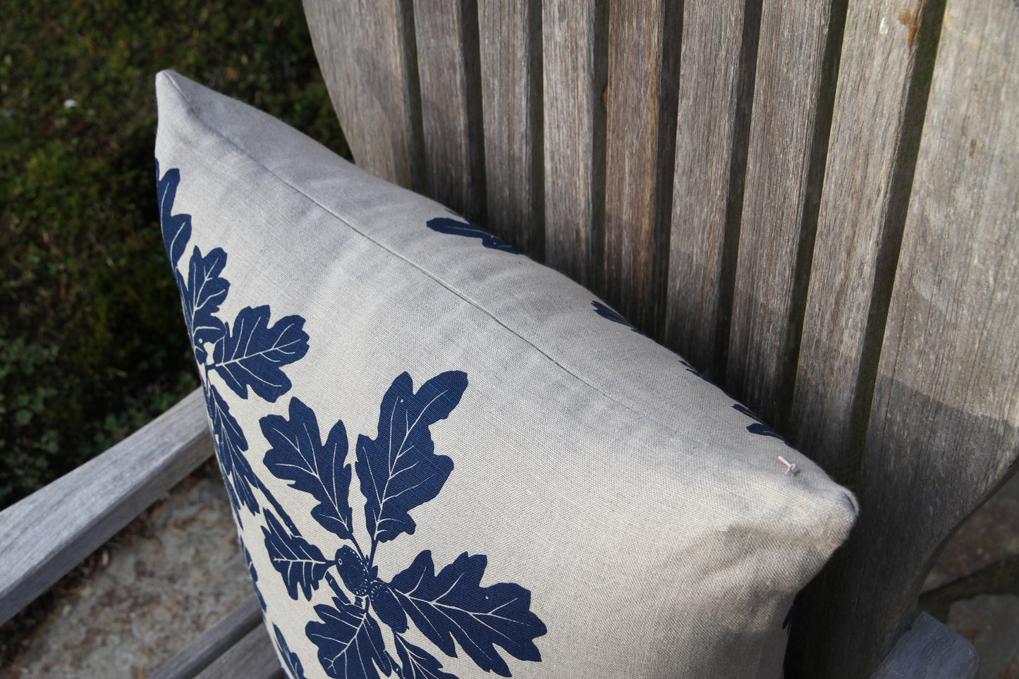 20" Garry Oak Linen Pillow in Deep Blue