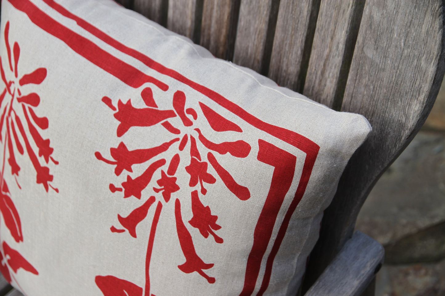 20" Honeysuckle Linen Pillow in Scarlet