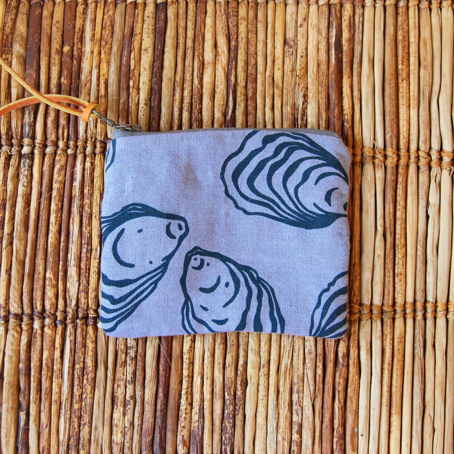 5" Pouch - Oyster in Charcoal on Grey
