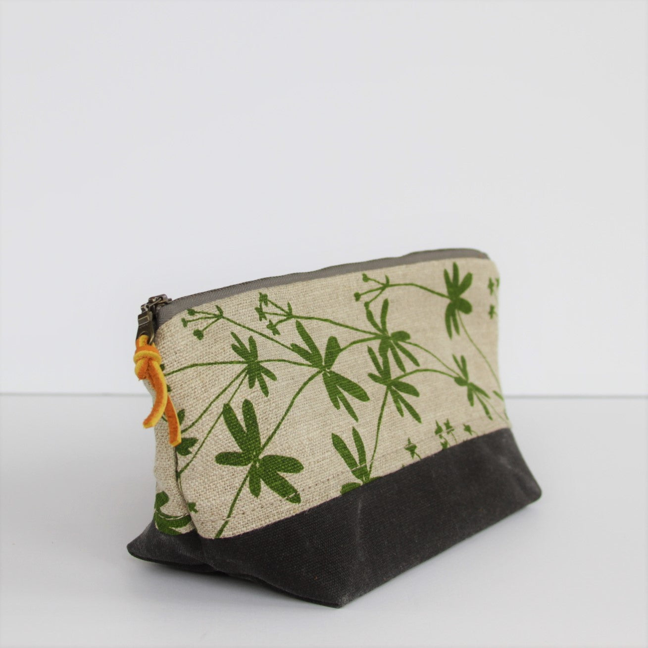 Triangle Pouch - Bedstraw in Leaf