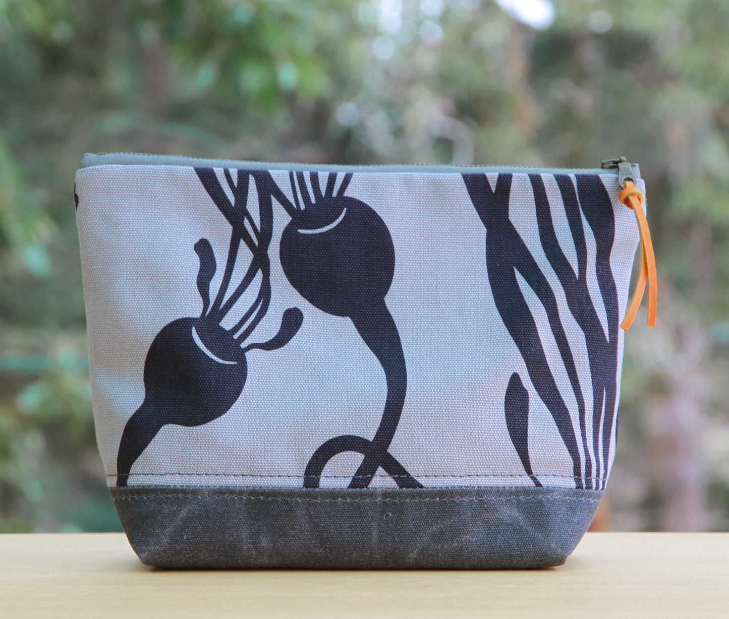 Large Kelp Zip-Kit in Graphite
