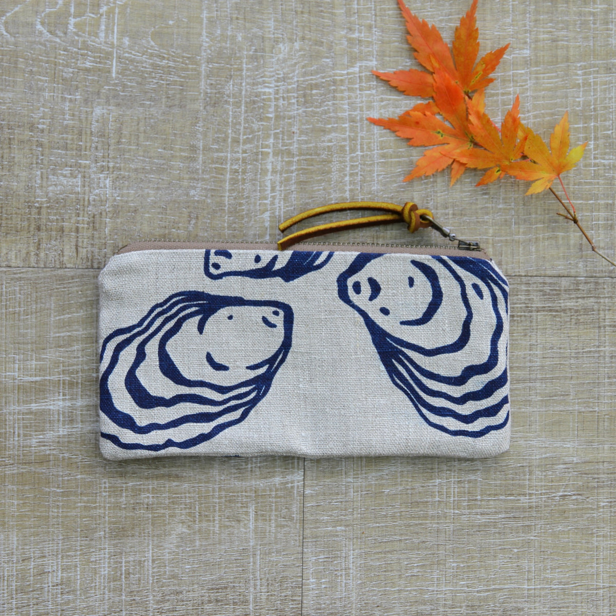 Flat Pouch - Wallet Size - Oysters in Navy
