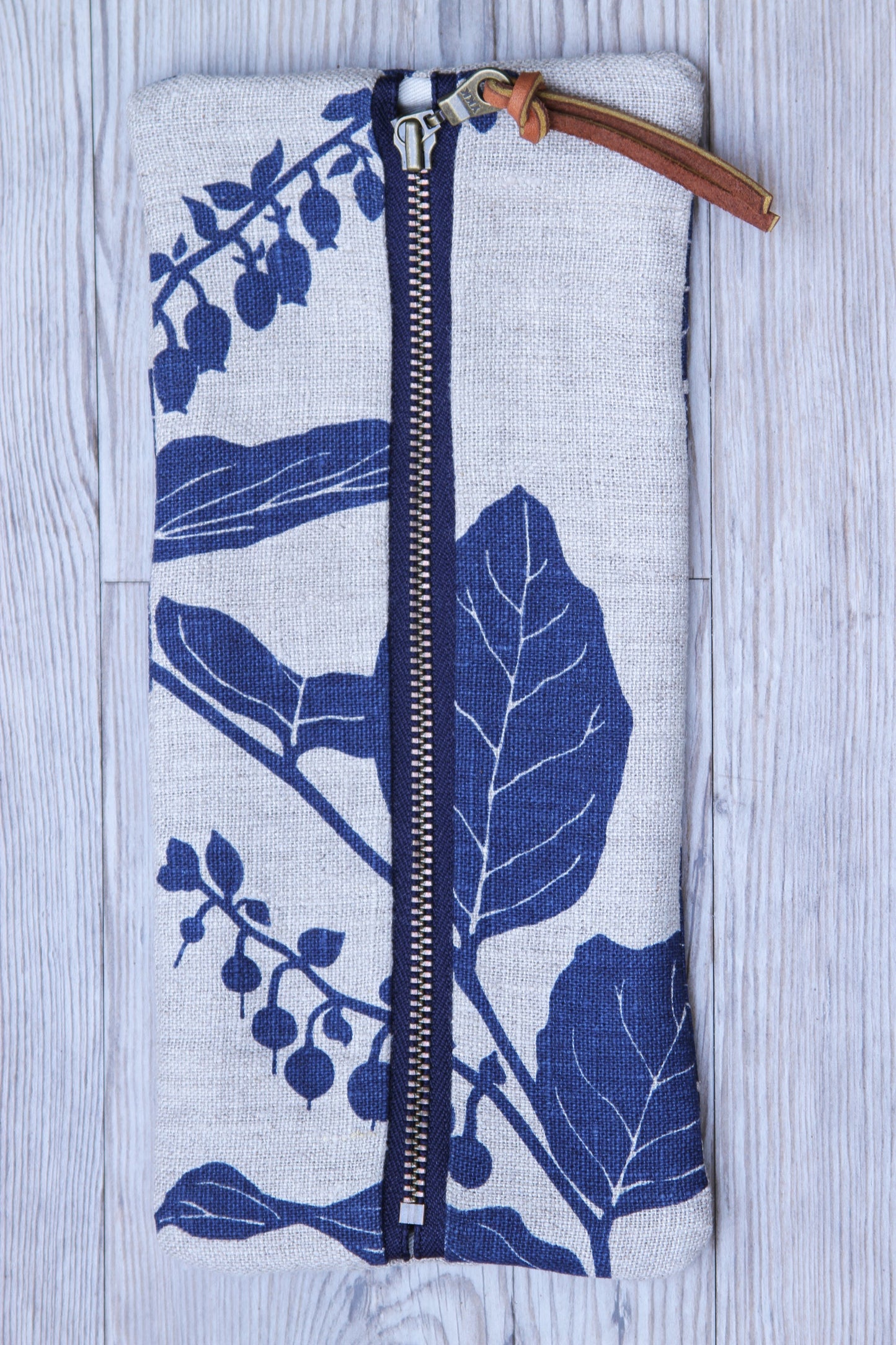 Slim Pouch - Salal in Dusty Periwinkle