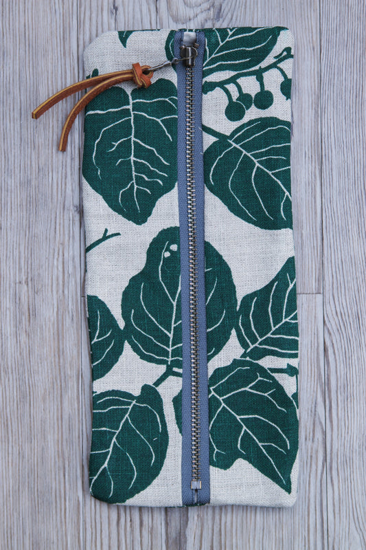 Slim Pouch - Salal in Hunter