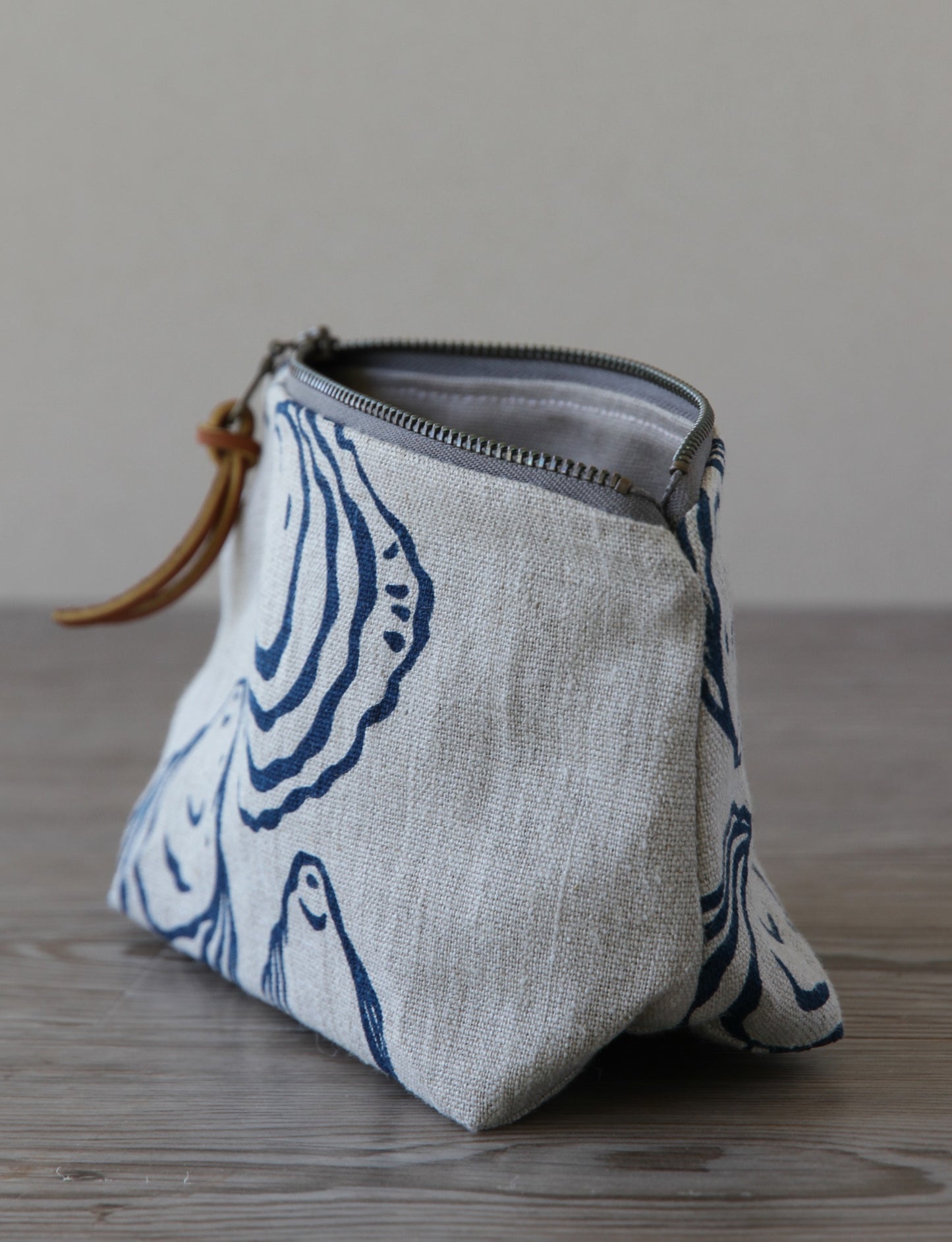Triangle Pouch - Small - Oyster - Navy
