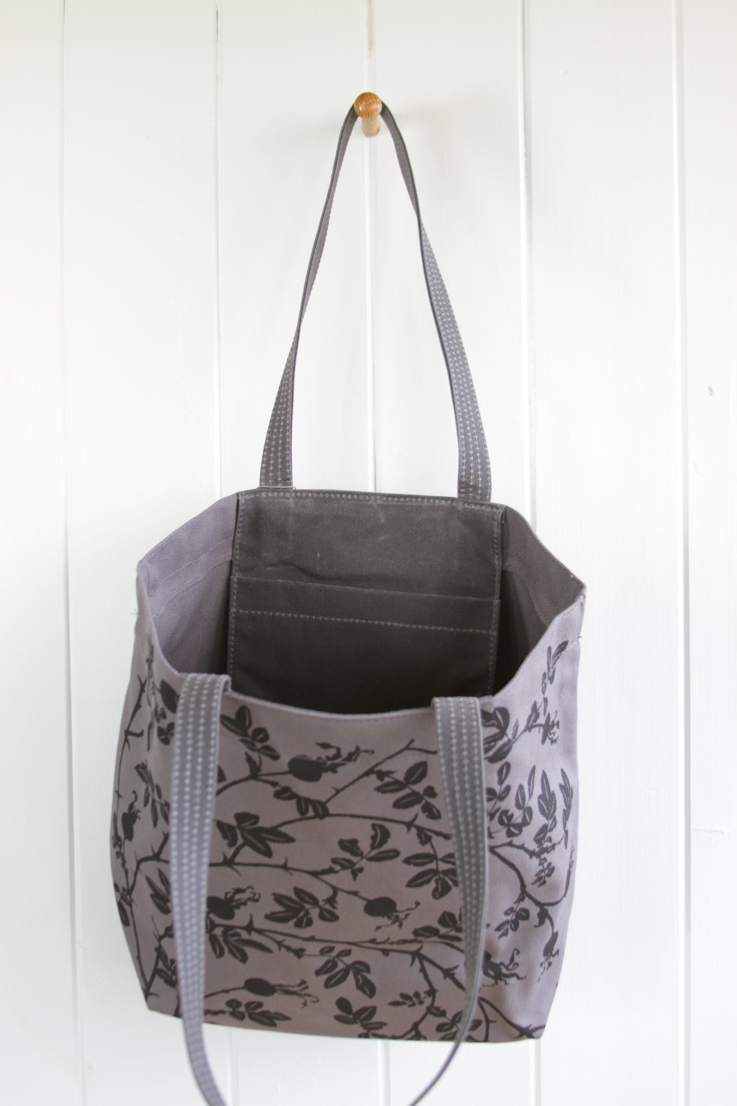 Sturdy Tote - Nootka in Charcoal on Grey