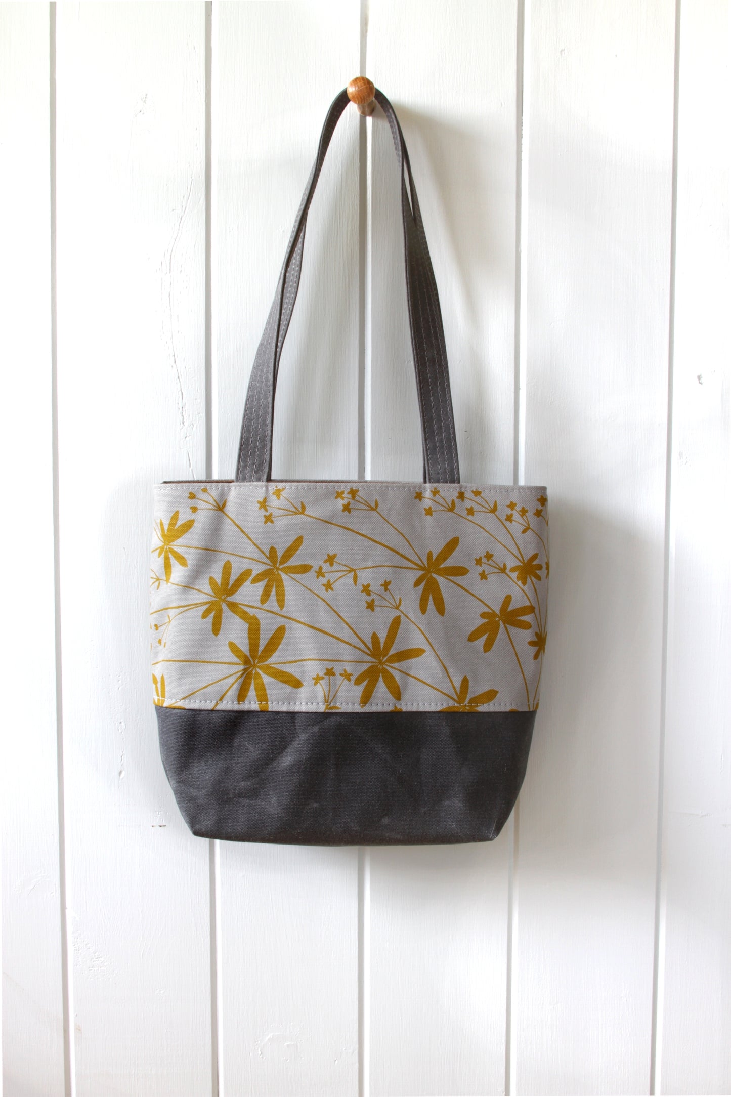 Day Bag - Bedstraw in Wheat on Grey