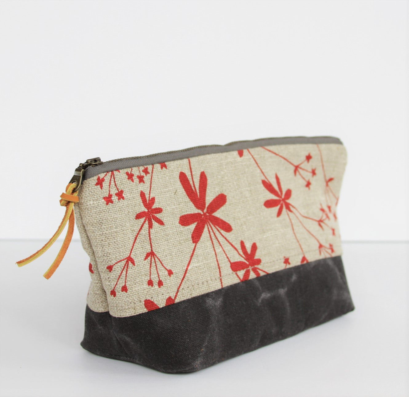 Triangle Pouch - Bedstraw in Peony